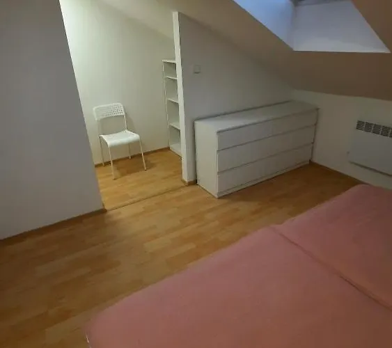 útulný Podkrovní V Centru Třebíče Apartamento Třebíč